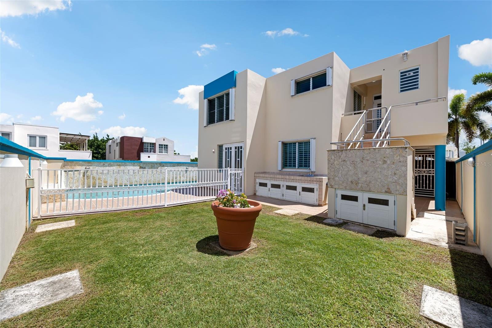 URBANIZÁCION PEDREGALES - Residential