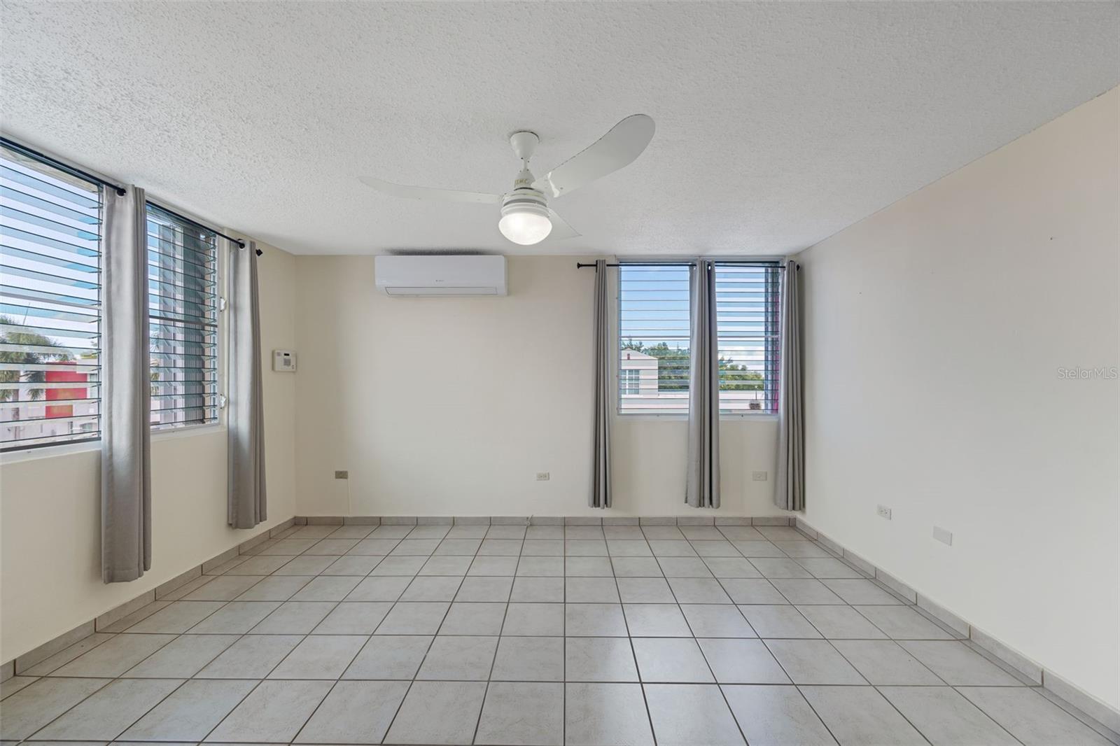 URBANIZÁCION PEDREGALES - Residential