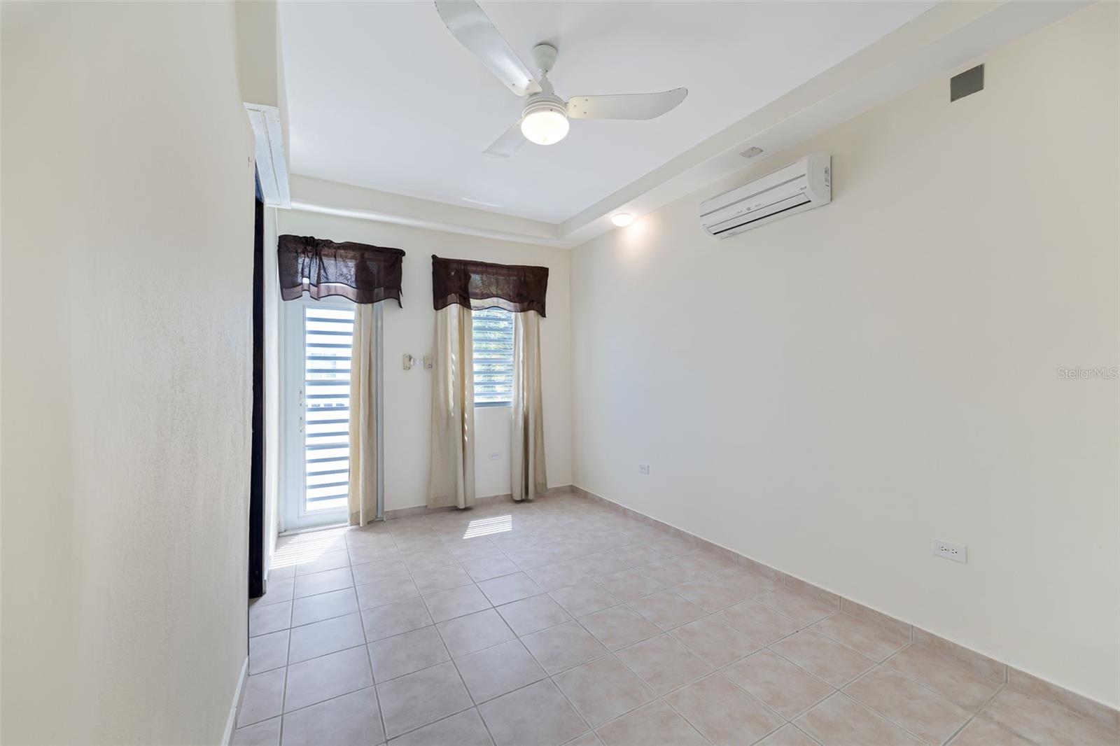 URBANIZÁCION PEDREGALES - Residential