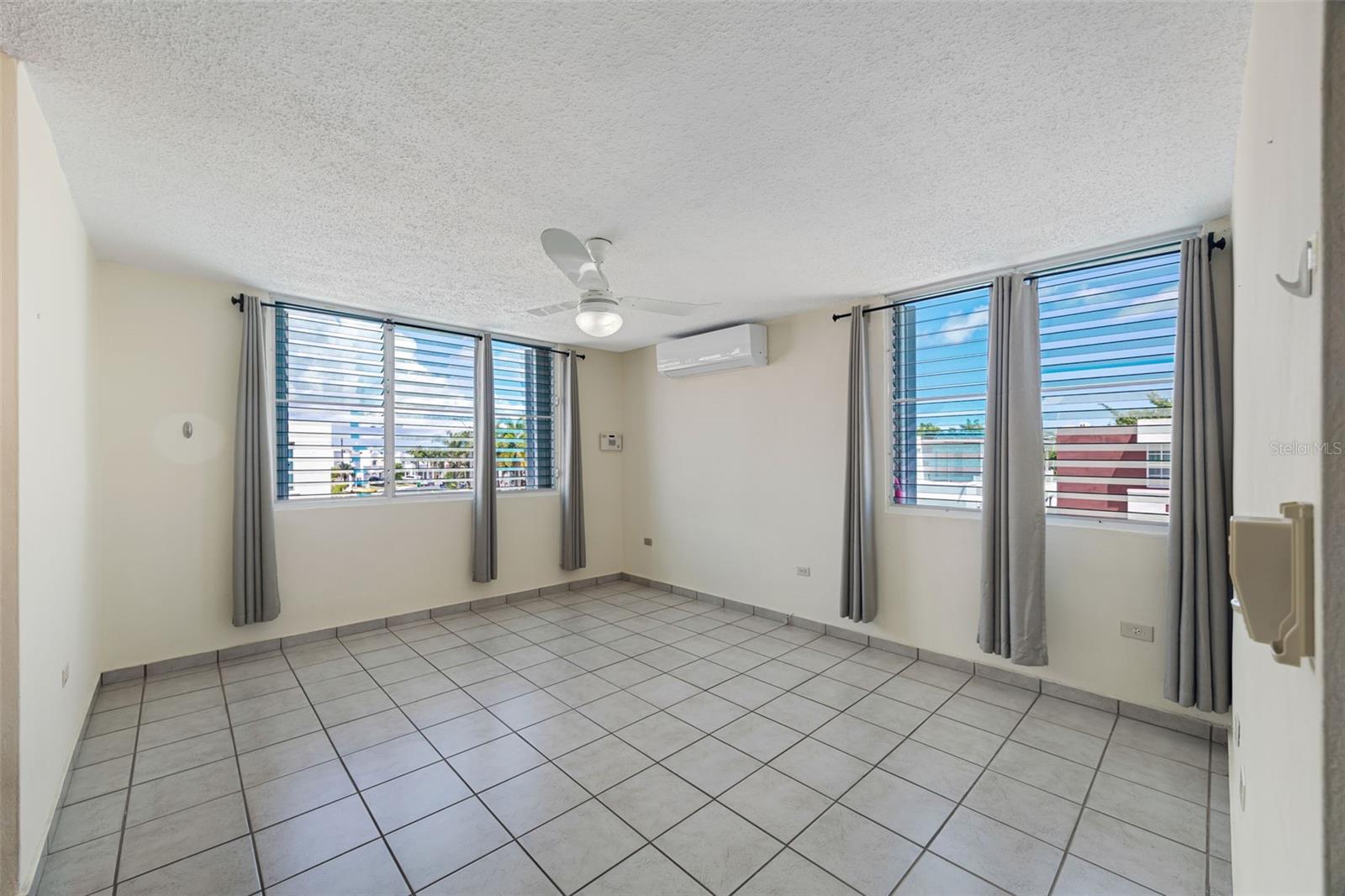 URBANIZÁCION PEDREGALES - Residential