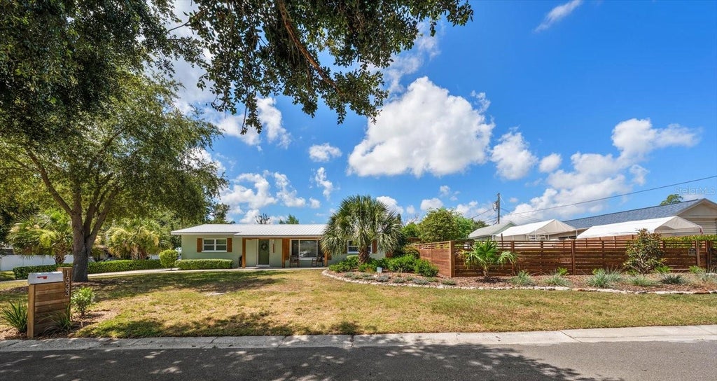 Photo of 1333 Bayview Drive, Clearwater, FL 33756 (MLS # TB8522825)