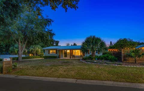 Photo of 1333 Bayview Drive, Clearwater, FL 33756 (MLS # TB8522825)