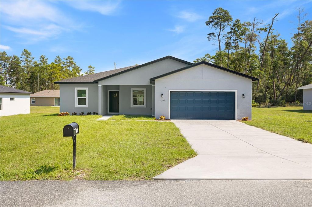 Photo of 5207 SW 165th Street Road, Ocala, FL 34473 (MLS # O6349625)