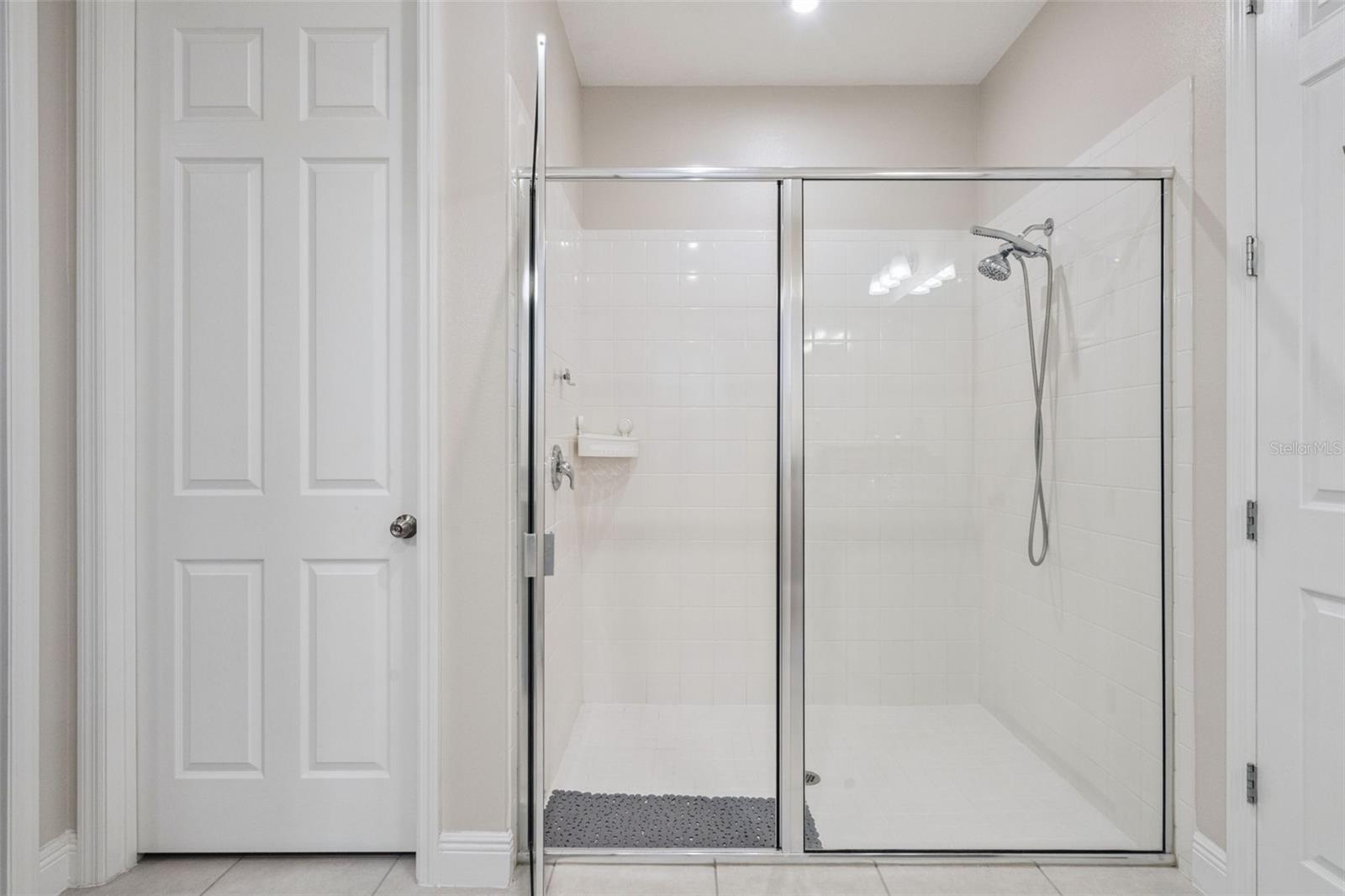 HAWKSMOOR PH 4 - Residential