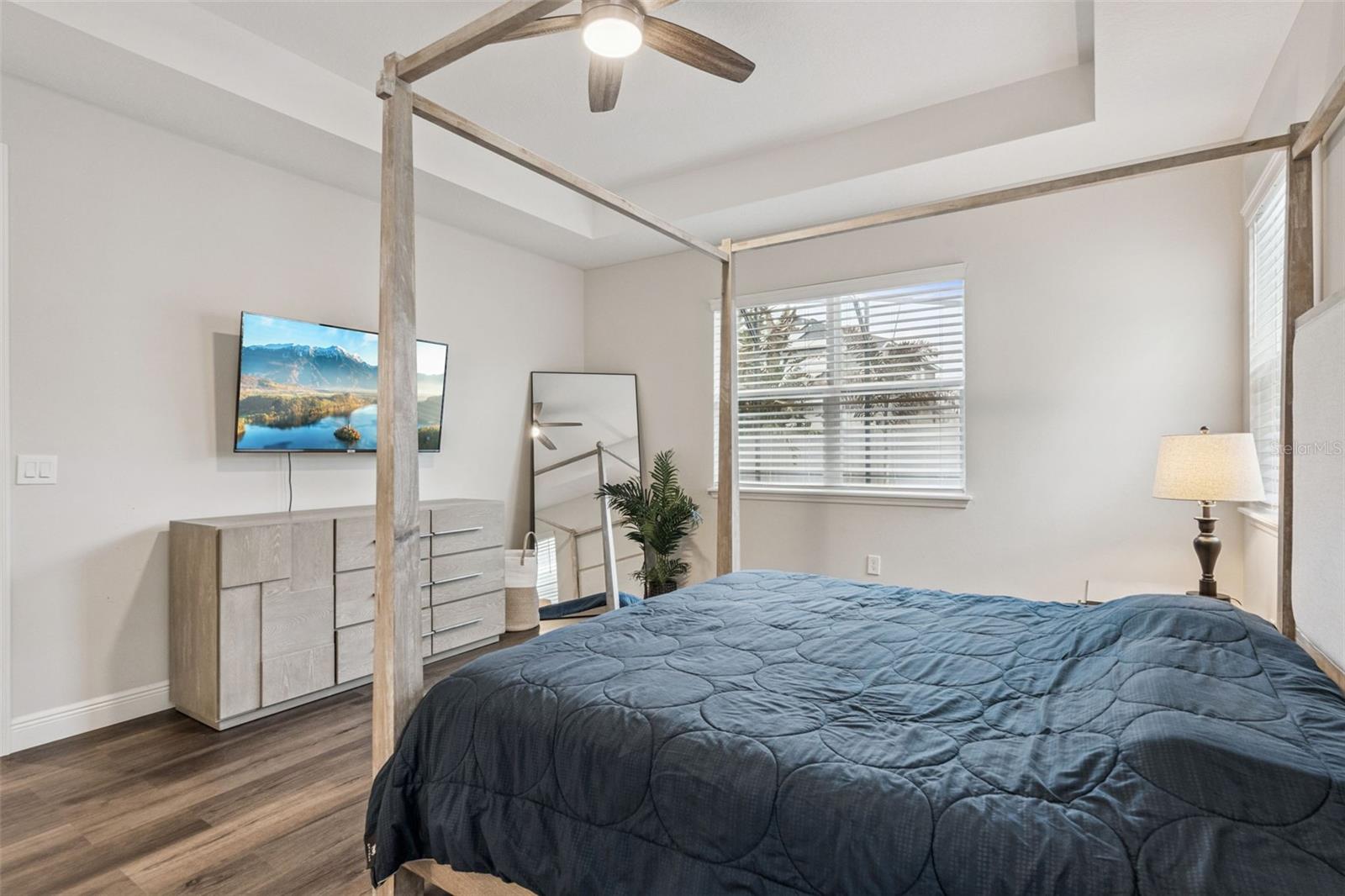 HAWKSMOOR PH 4 - Residential