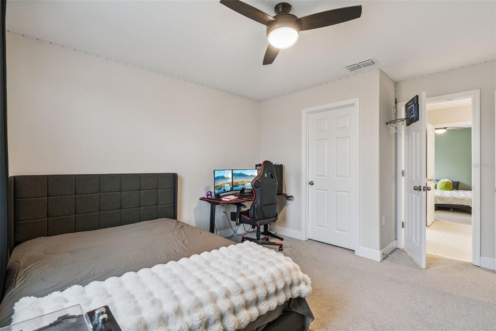 HAWKSMOOR PH 4 - Residential