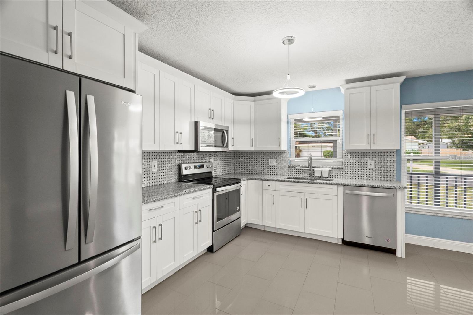 GATES KNOLL 1ST ADD - Residential Lease