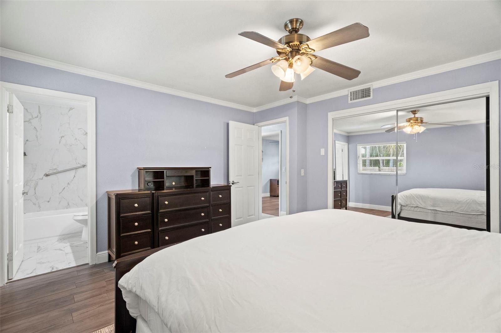 GATES KNOLL 1ST ADD - Residential Lease