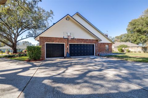 A home in LAKELAND