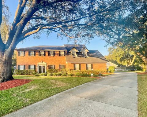 A home in LAKELAND