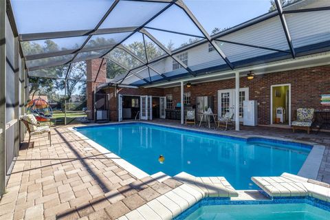 A home in LAKELAND