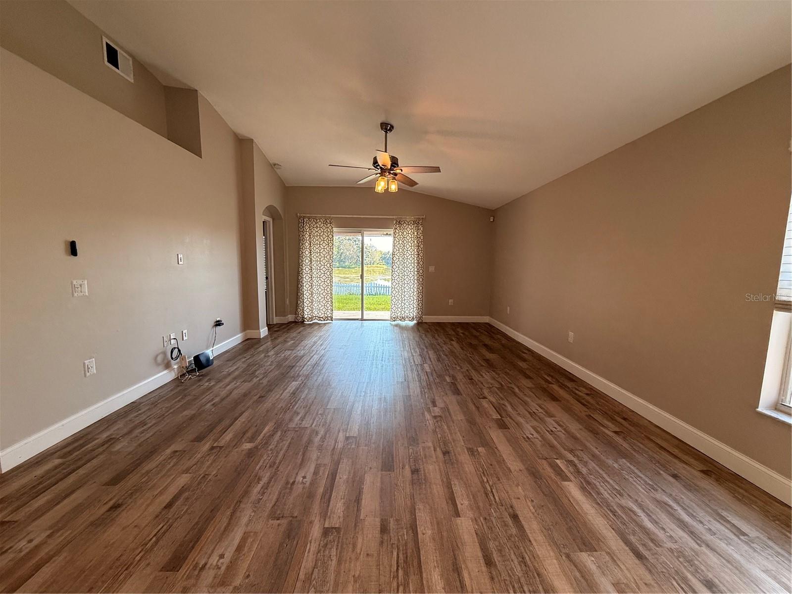 BRIDGEWATER PH 04 - Residential Lease