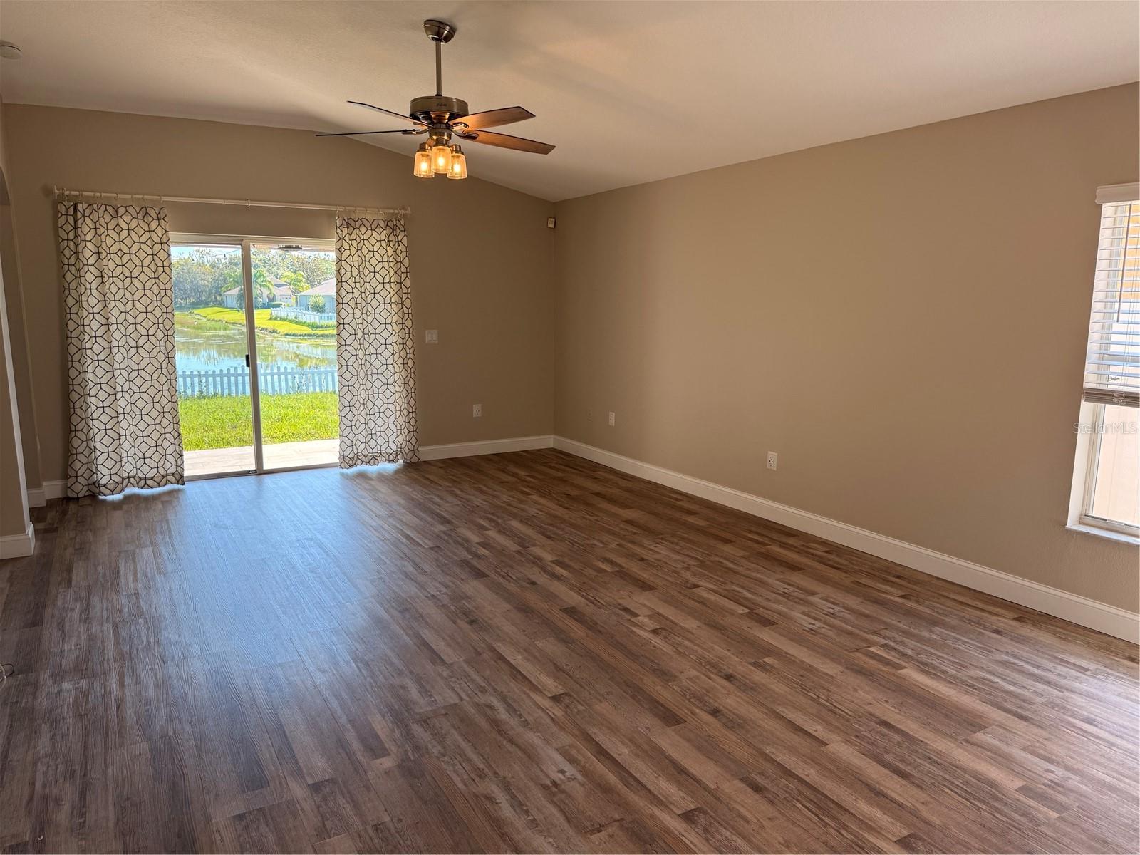 BRIDGEWATER PH 04 - Residential Lease