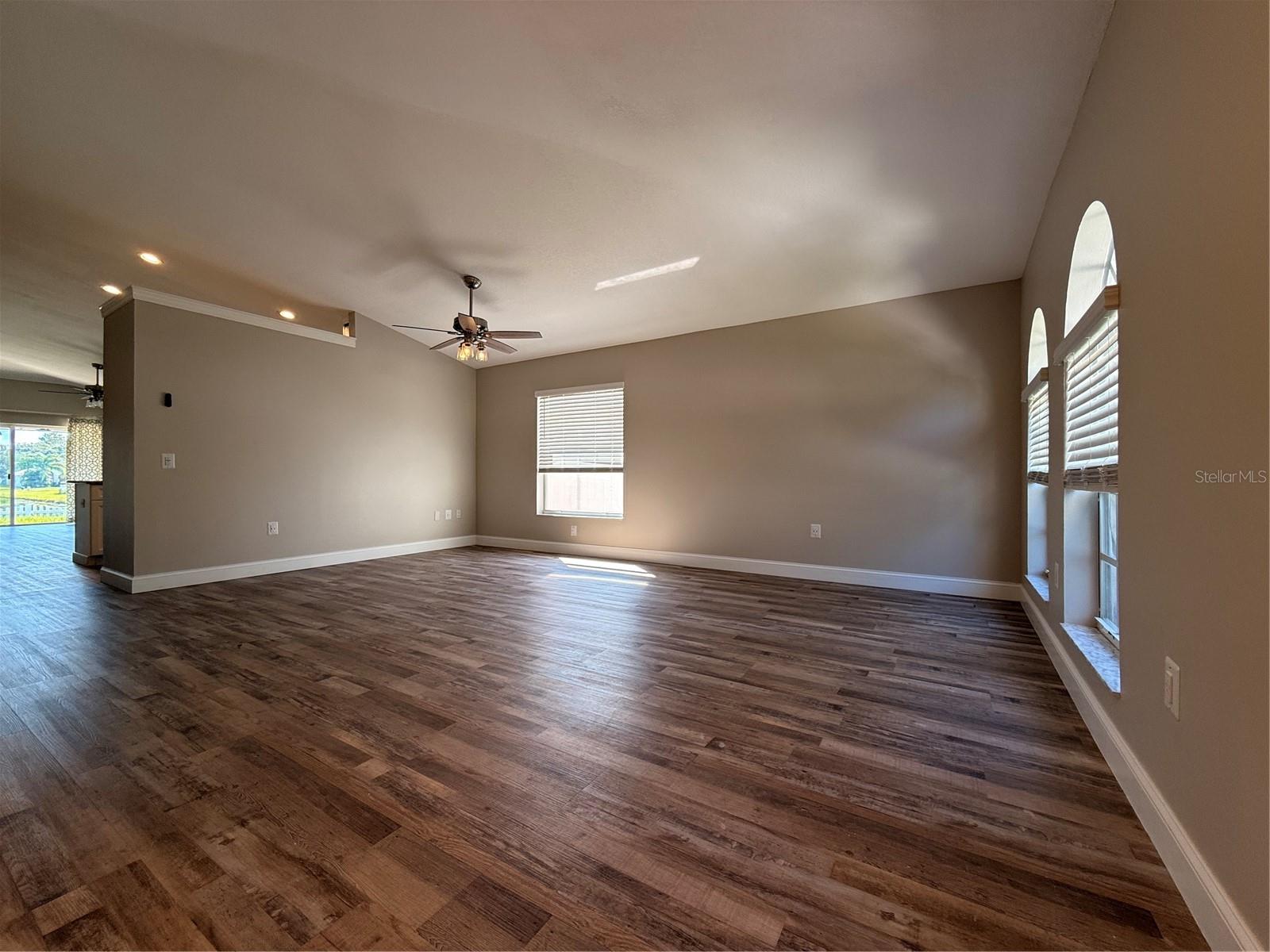 BRIDGEWATER PH 04 - Residential Lease