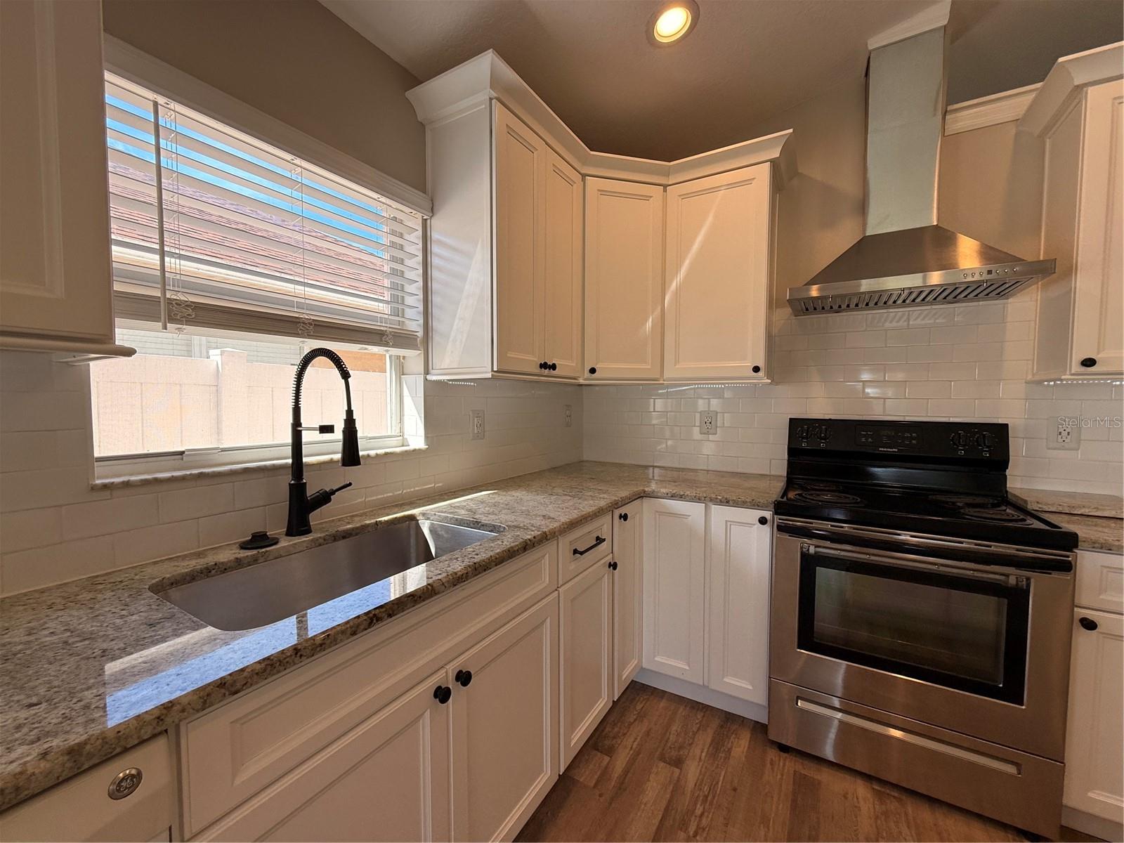 BRIDGEWATER PH 04 - Residential Lease