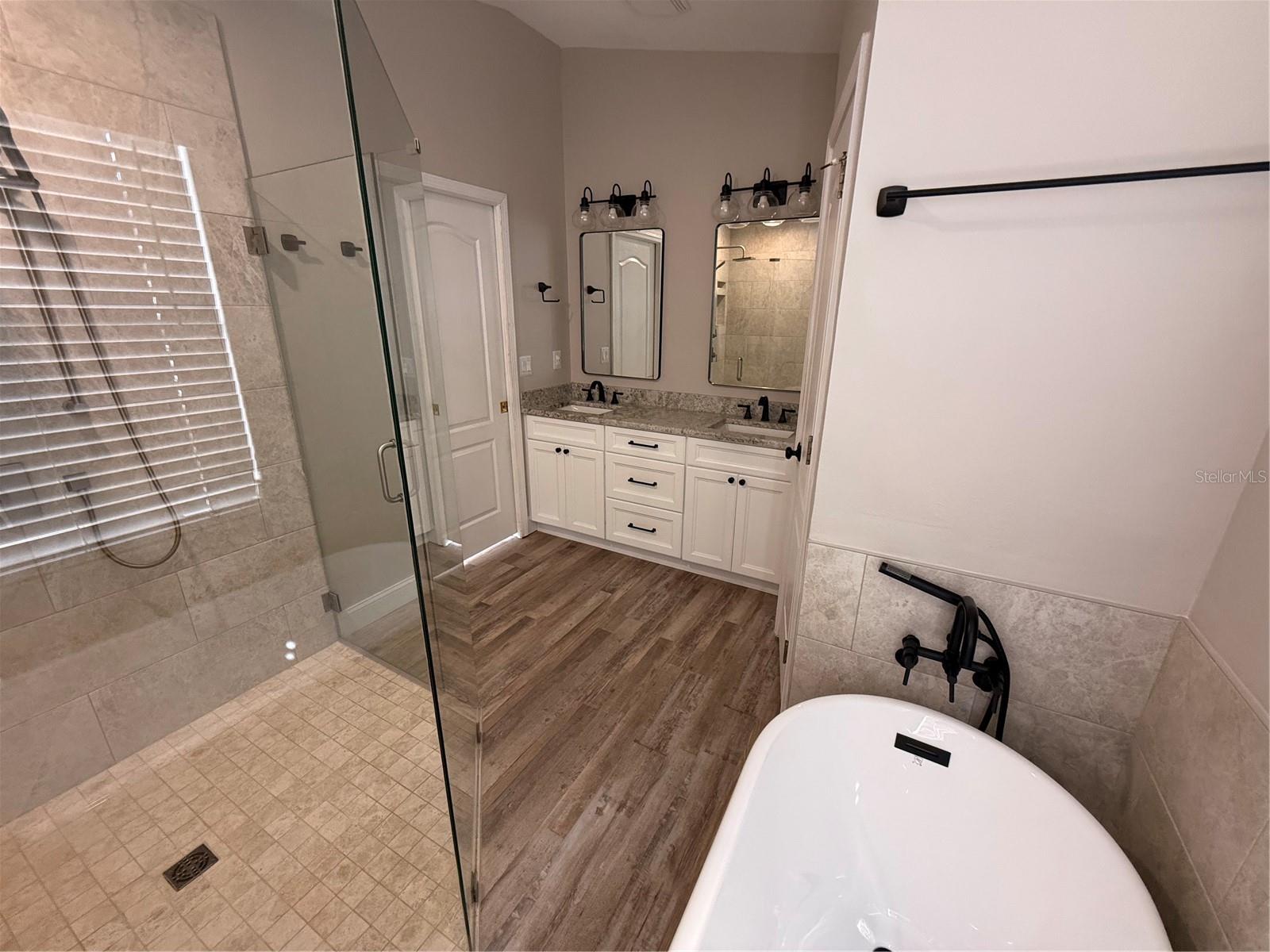 BRIDGEWATER PH 04 - Residential Lease