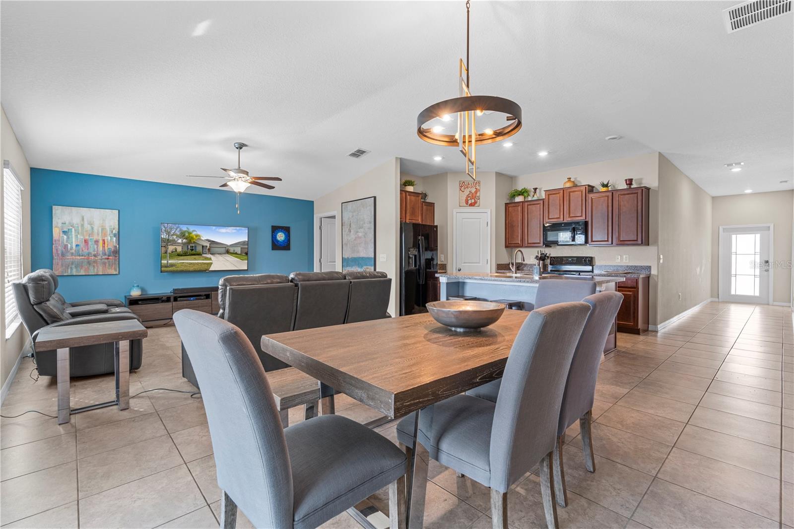 SUNSHINE VILLAGE PH 3A & - Residential Lease