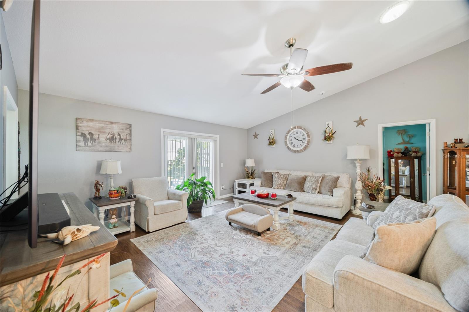 SILVER OAKS - Residential