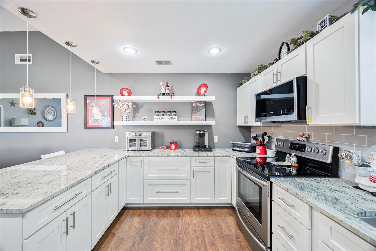 SILVER OAKS - Residential