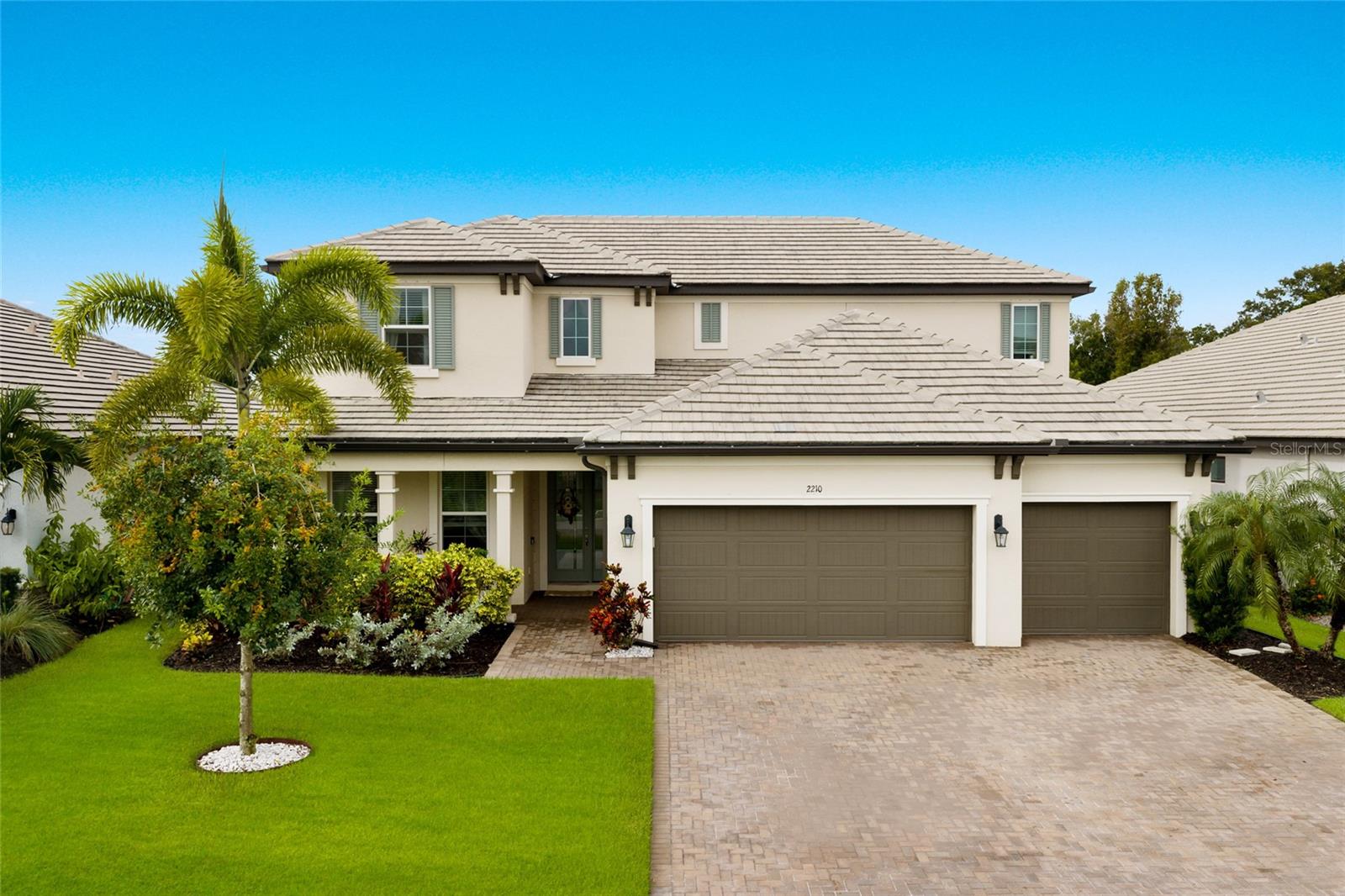 2210 WOODLEAF HAMMOCK COURT