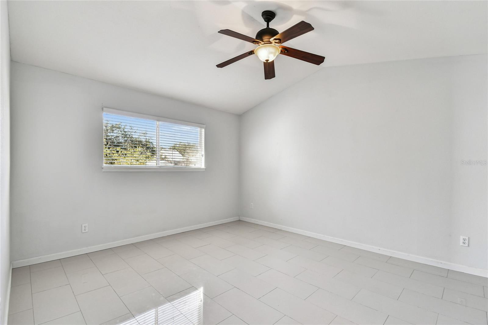 LAKE ELLEN WALK - Residential Lease