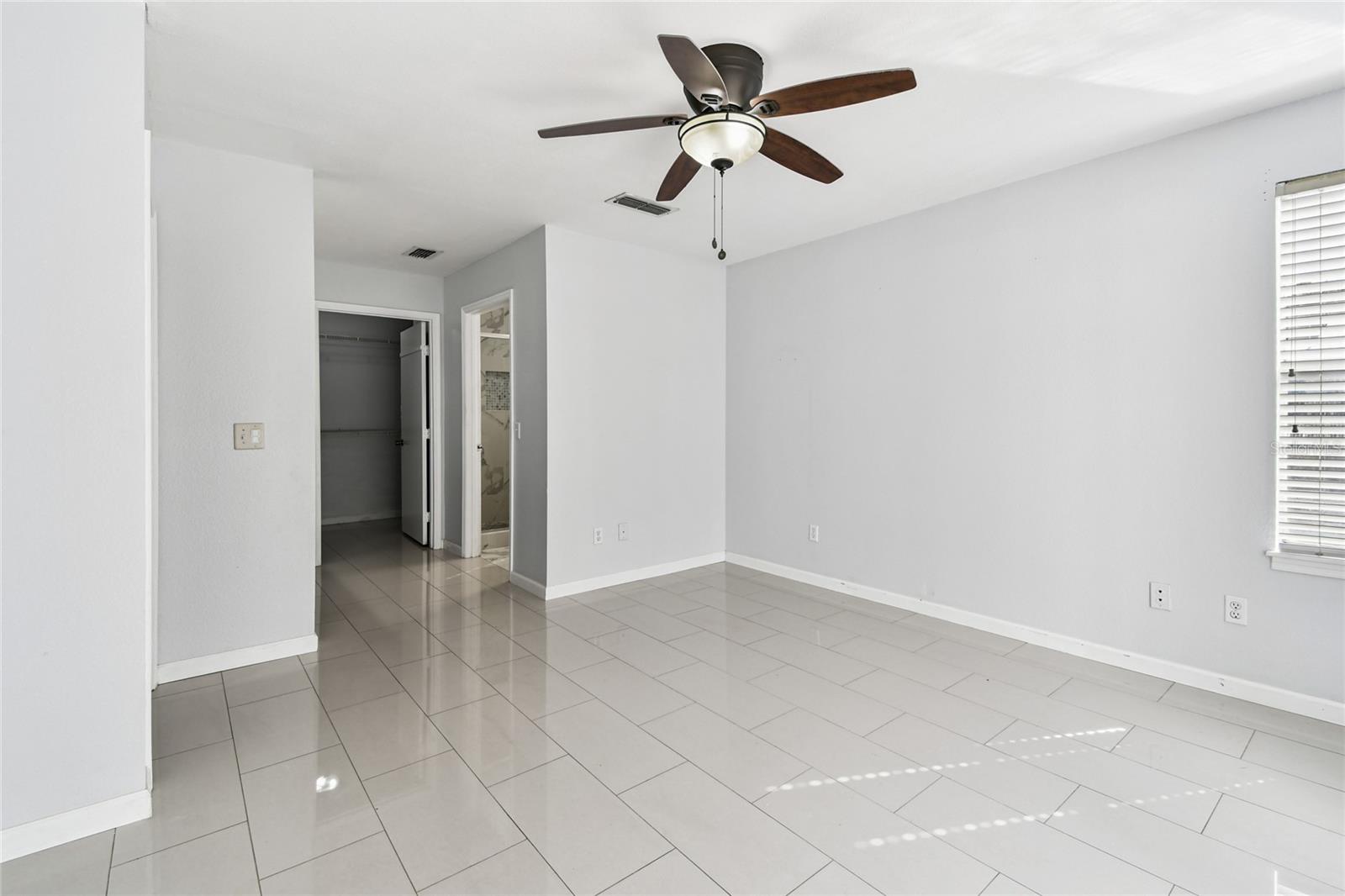 LAKE ELLEN WALK - Residential Lease