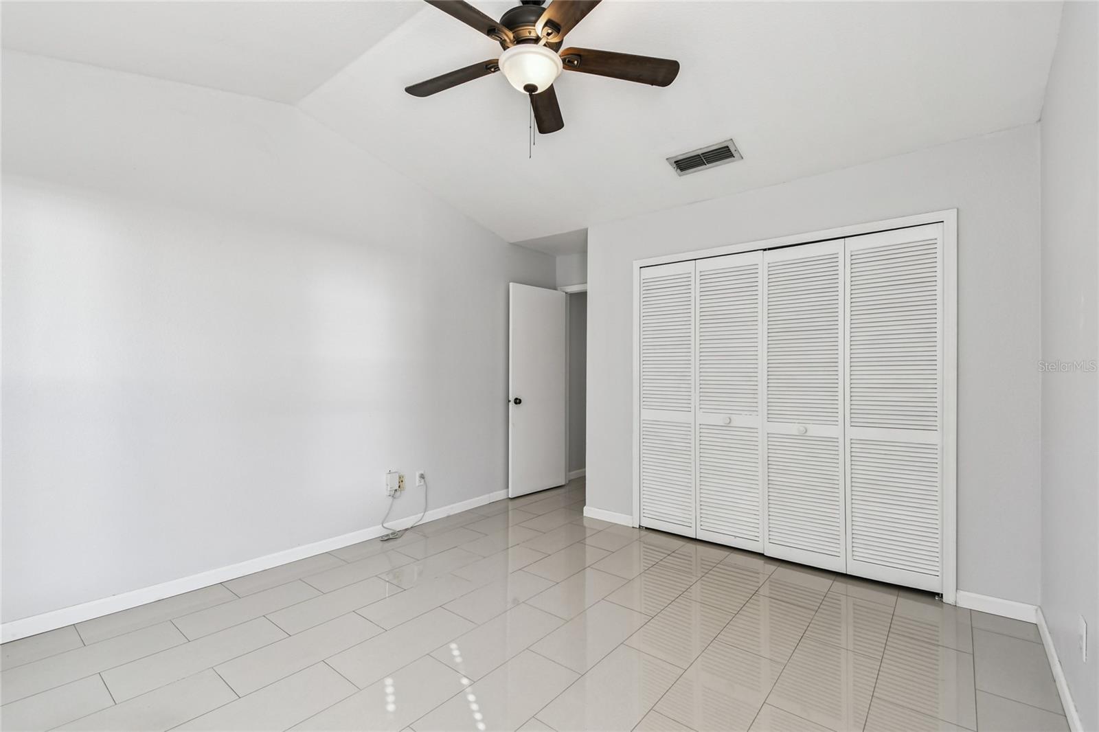 LAKE ELLEN WALK - Residential Lease