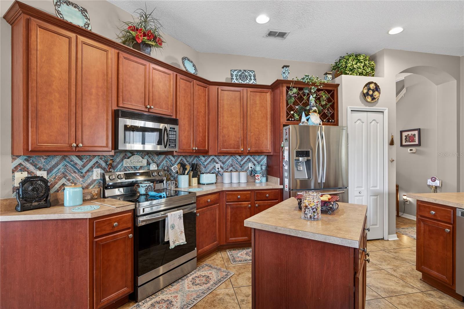 VICTORIA LAKES UNIT TWO - Residential