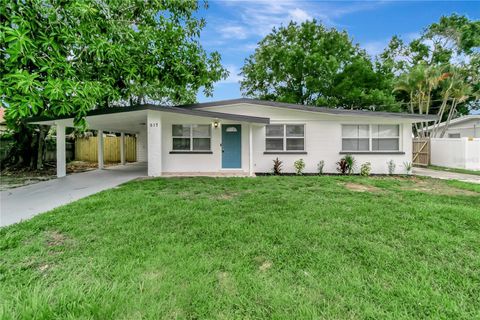 Photo of 517 Fairhope Drive, Apollo Beach, FL 33572 (MLS # TB8402234)