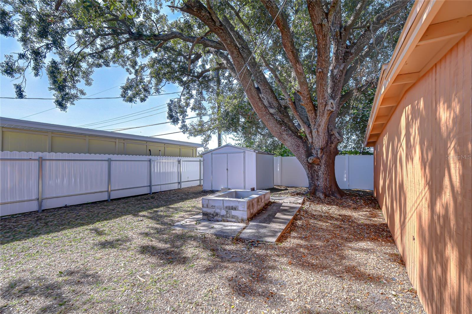 PINE CREST VILLA ADD 5 - Residential