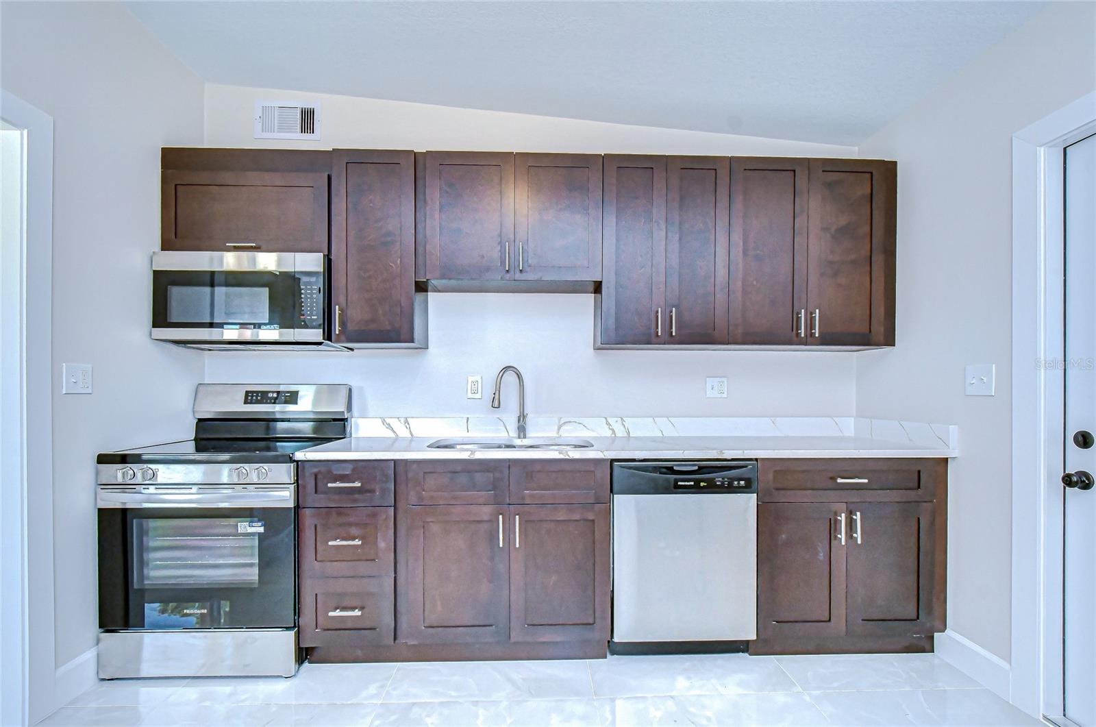 PINE CREST VILLA ADD 5 - Residential