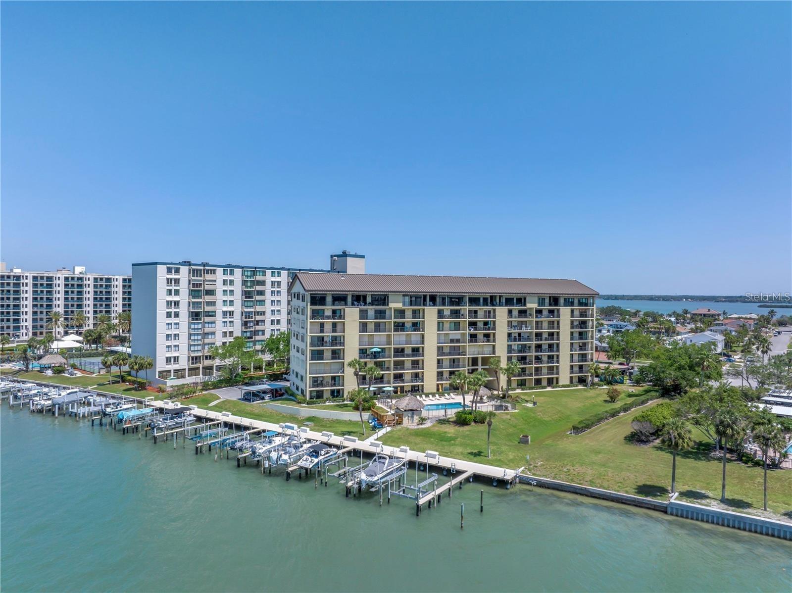650 ISLAND WAY CONDO - Residential