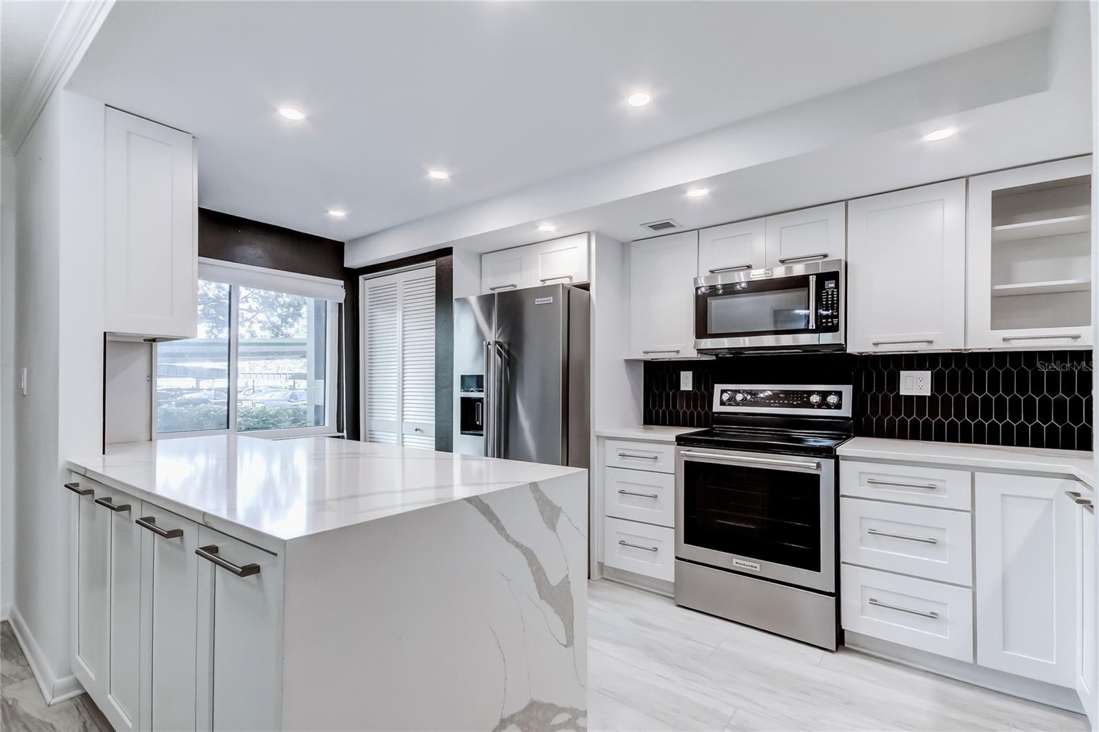 650 ISLAND WAY CONDO - Residential