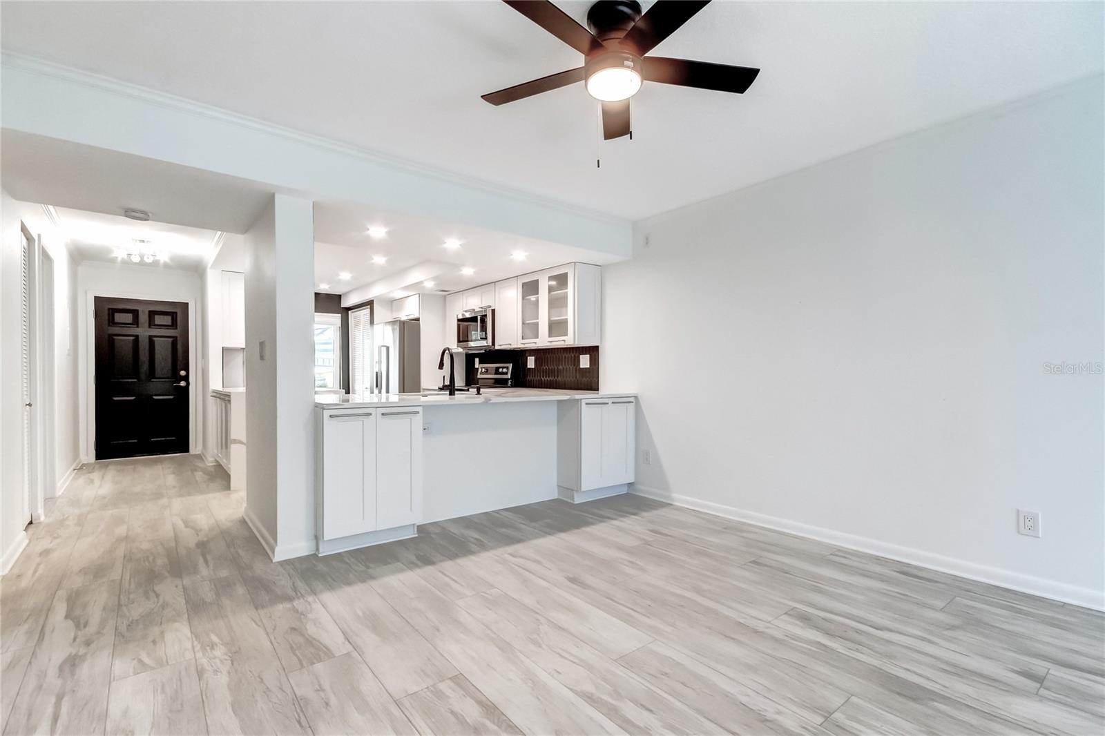 650 ISLAND WAY CONDO - Residential