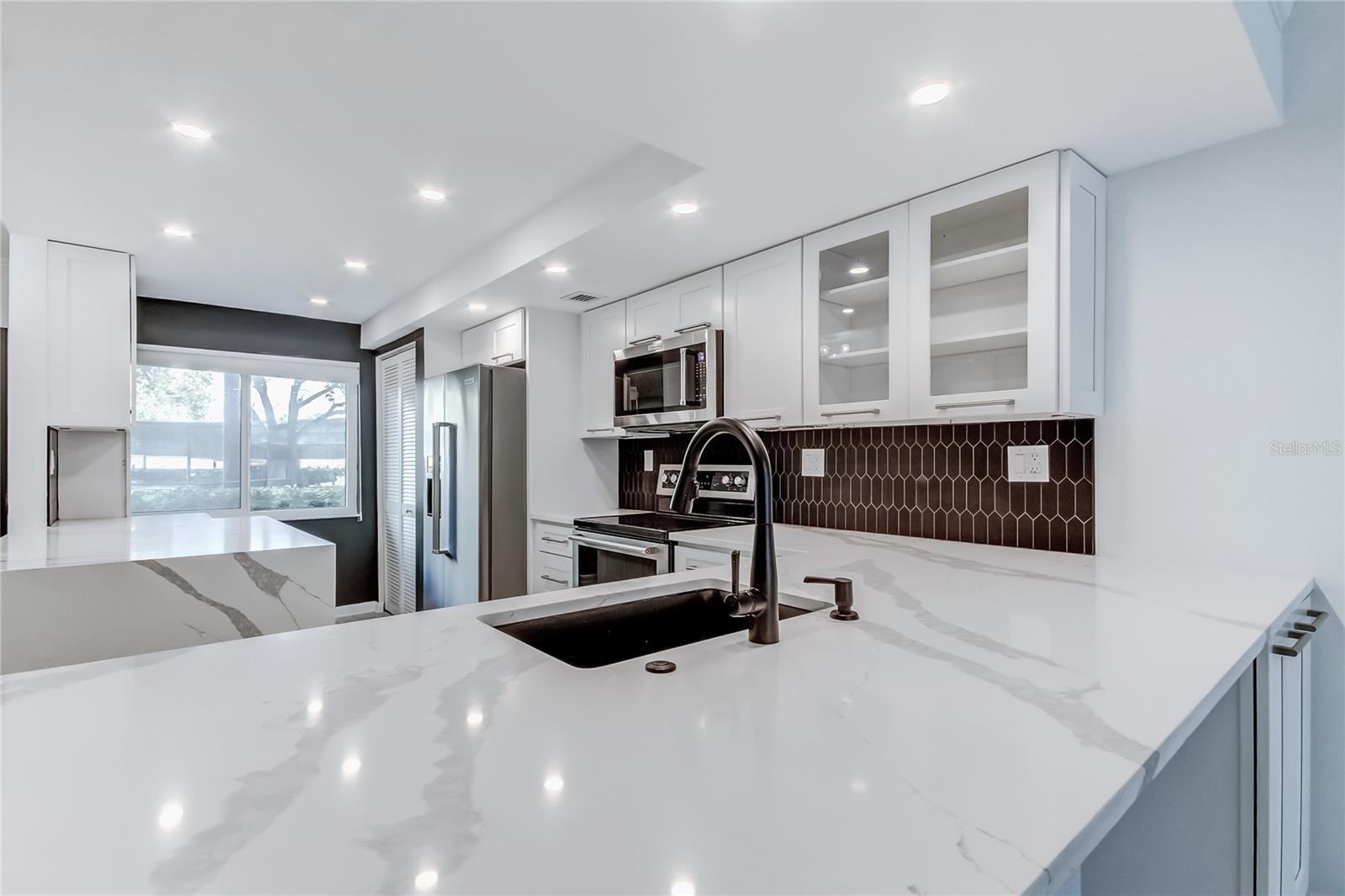 650 ISLAND WAY CONDO - Residential