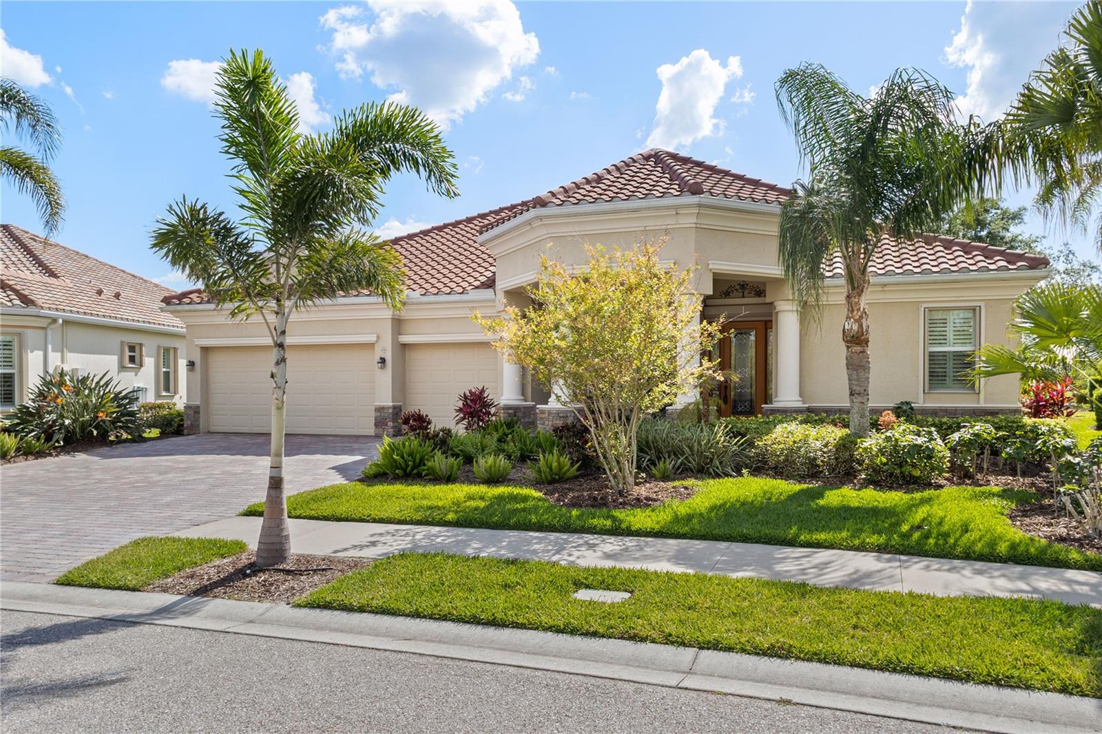 5428 ROYAL POINCIANA WAY