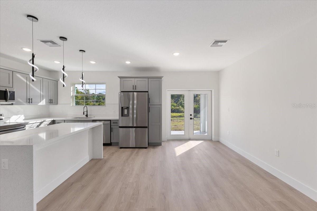 SUN N LAKE - Residential