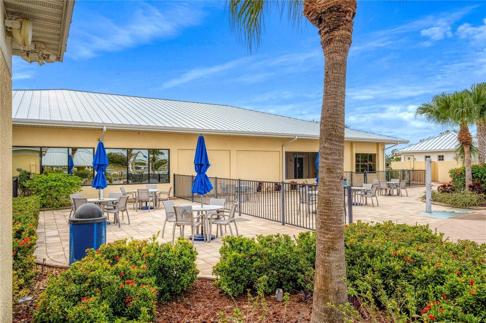 SUN N LAKE - Residential