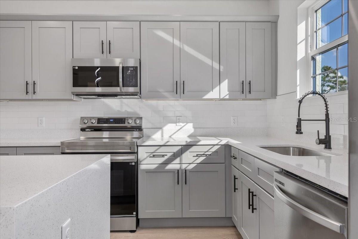 SUN N LAKE - Residential