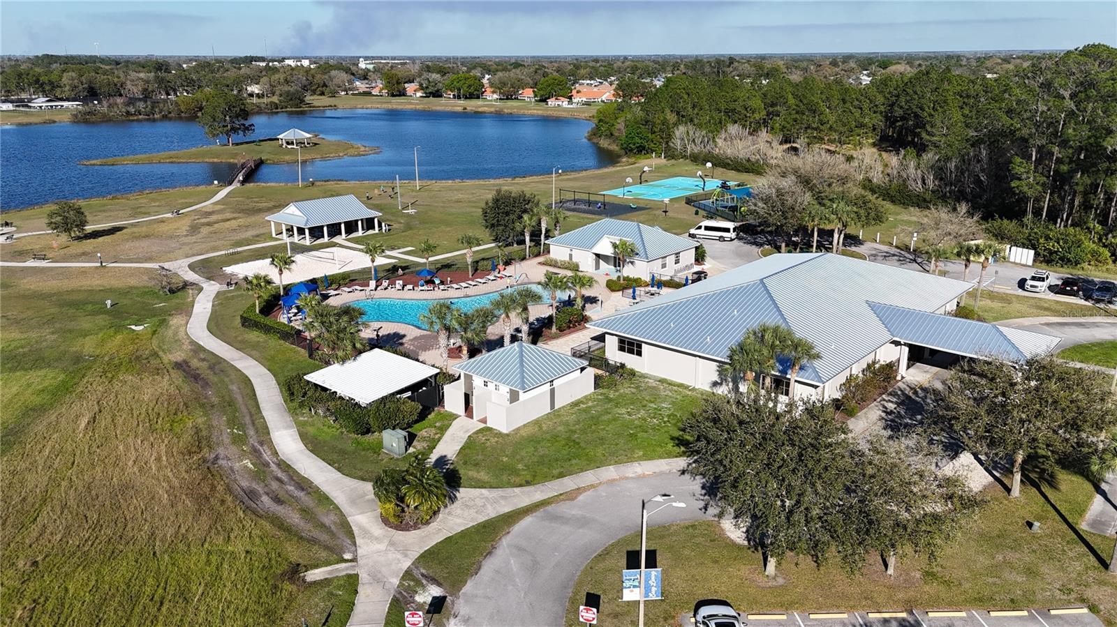 SUN N LAKE - Residential