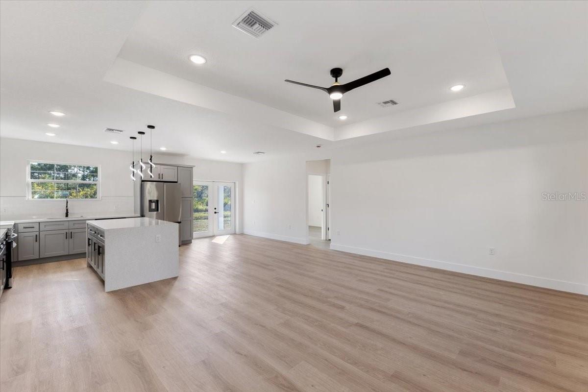 SUN N LAKE - Residential