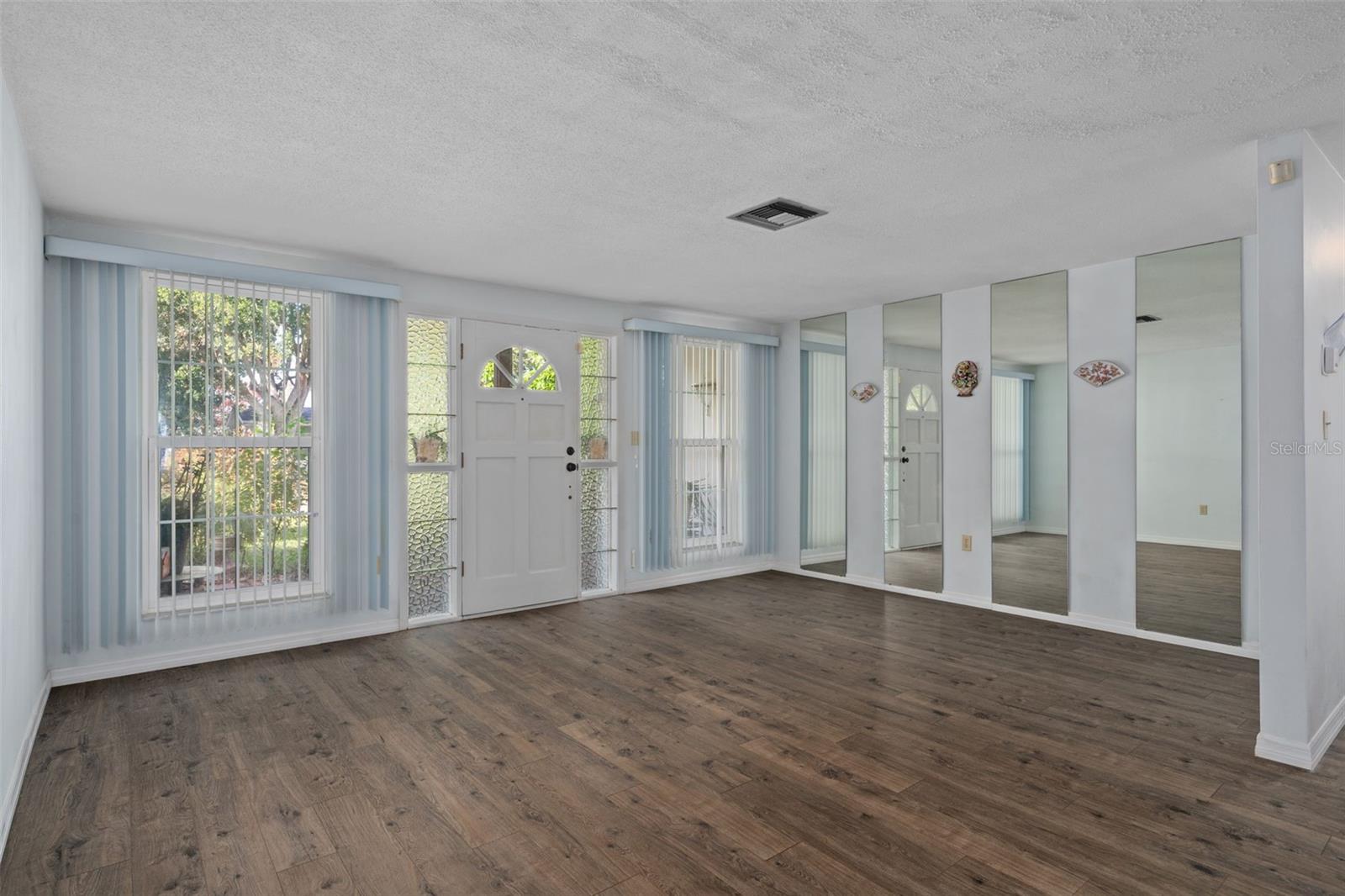 JASMINE LAKES - Residential