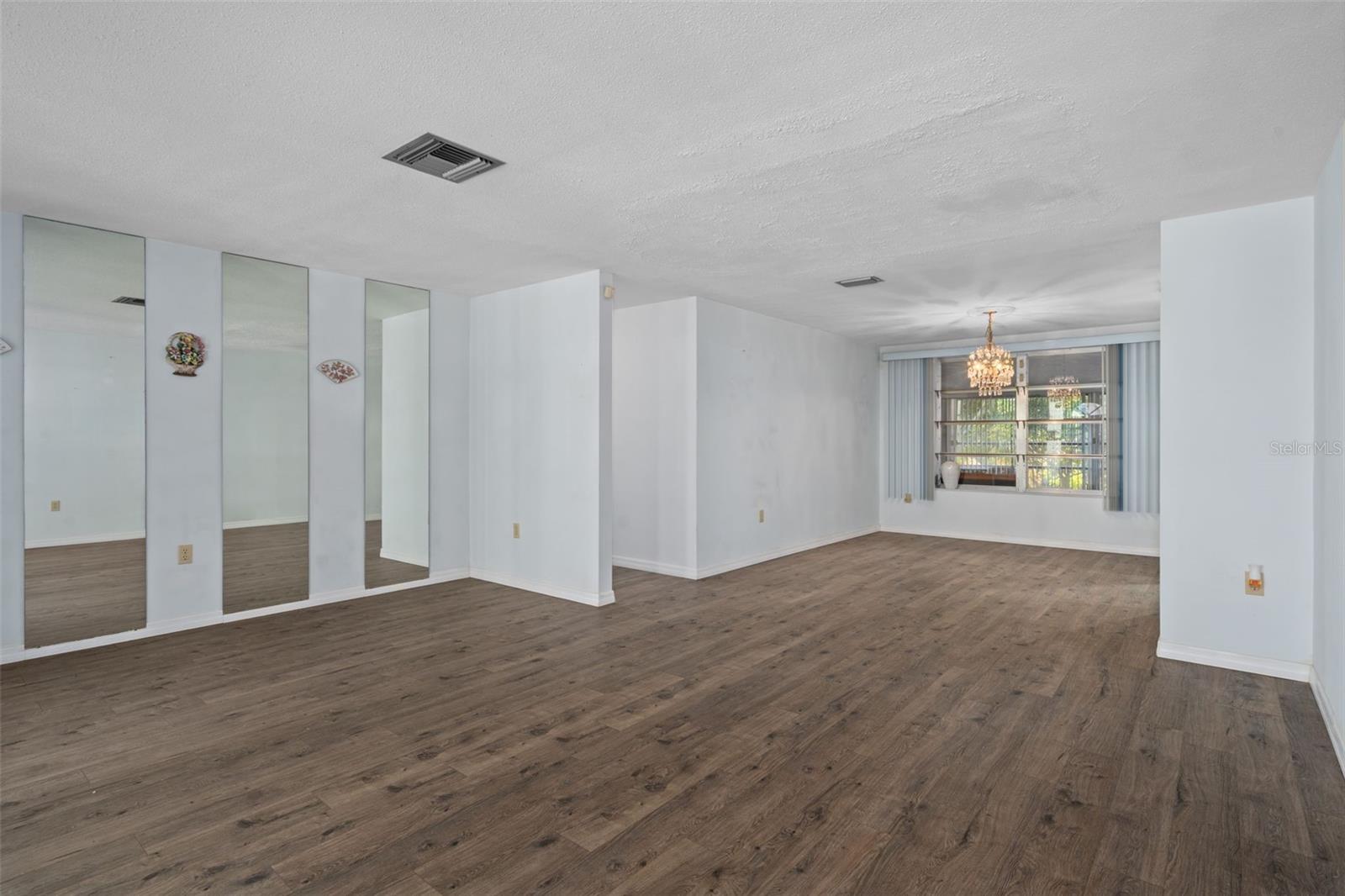 JASMINE LAKES - Residential