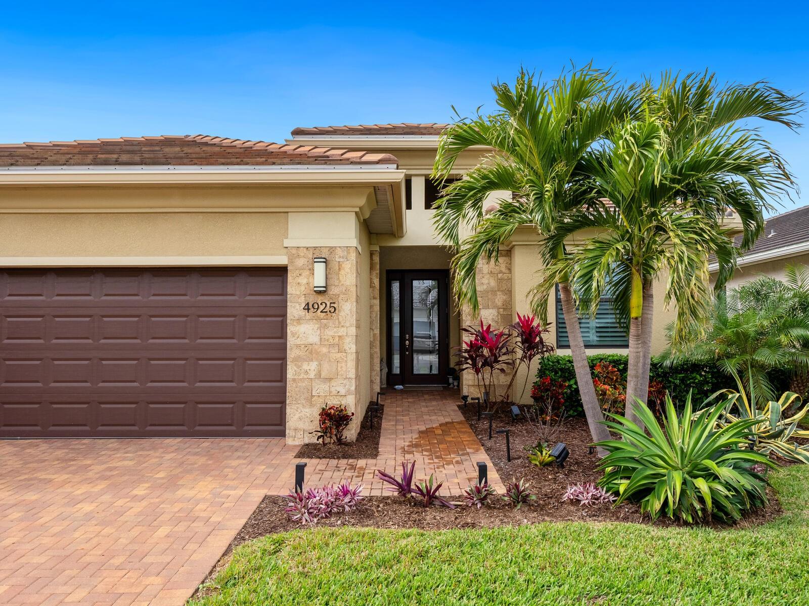 4925 SURFSIDE CIRCLE