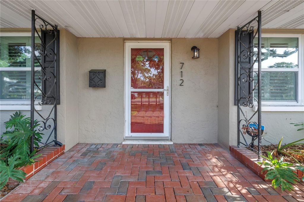 Photo of 712 43rd Avenue N, St Petersburg, FL 33703 (MLS # TB8368112)