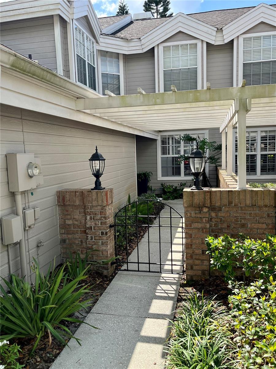 Photo 2 of 38 of 1112 STONEBROOKE LANE 1112 condo