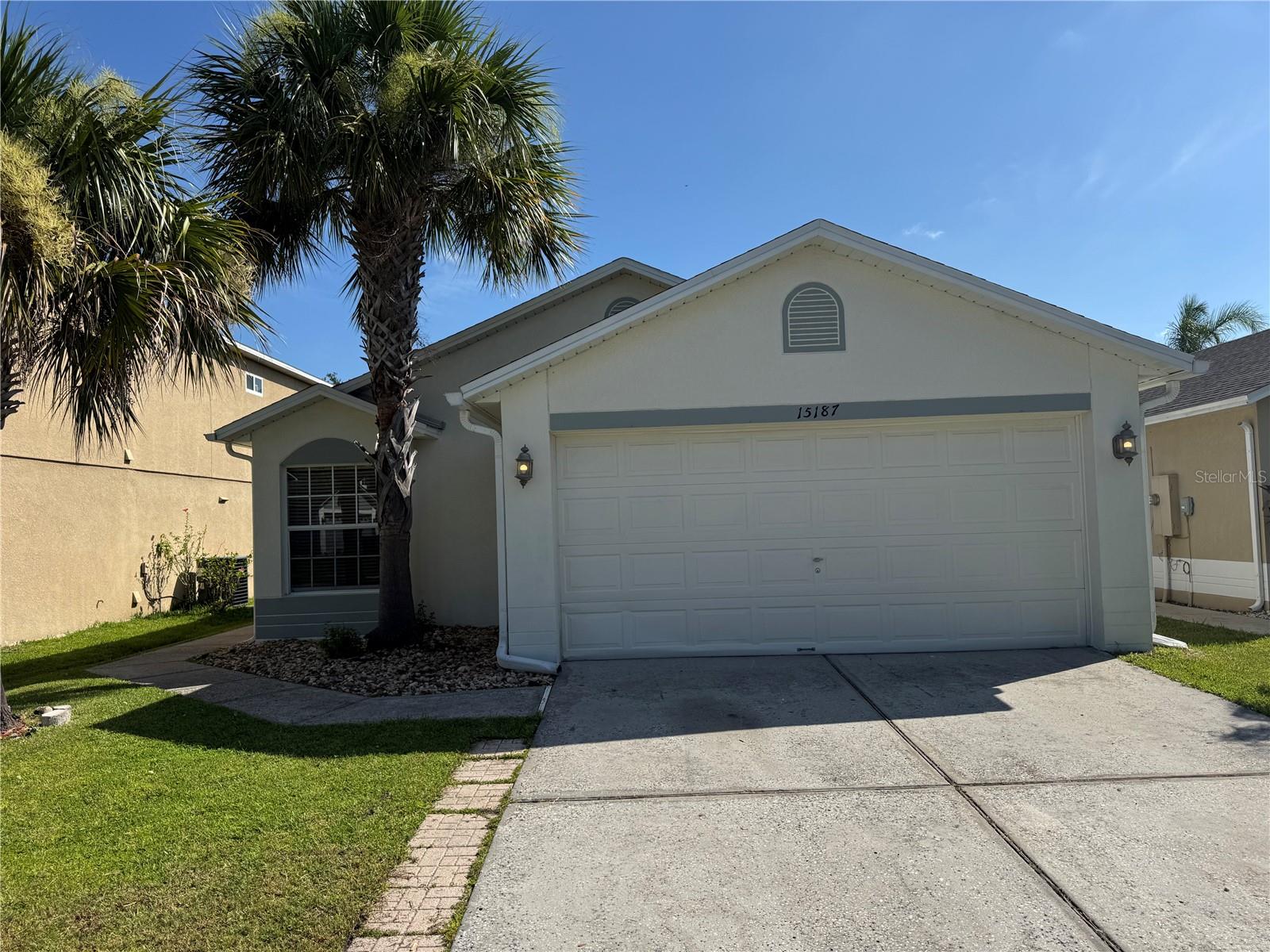 This spacious 3-bedroom, 2-bathroom home is perfectly located near local markets, with easy access to major roads and everything you need just minutes away. The home is move-in ready, featuring a comfortable layout and a welcoming feel. Fast and simple application process. Don’t miss your chance to live in a great neighborhood!
Schedule your tour today!