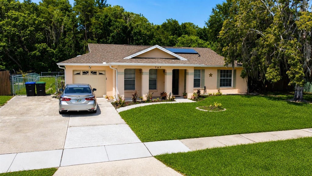 Photo of 707 Iowa Woods Circle E, Orlando, FL 32824 (MLS # S5155631)