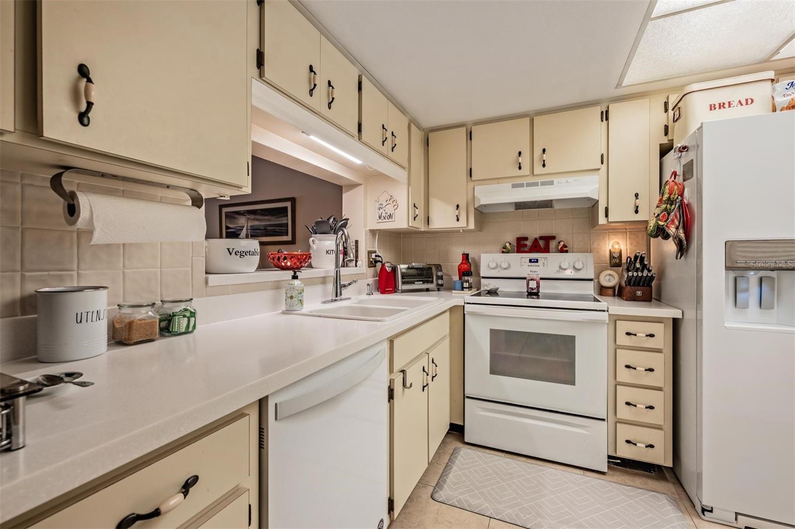 VILLAS OF LAKE ARBOR - Residential