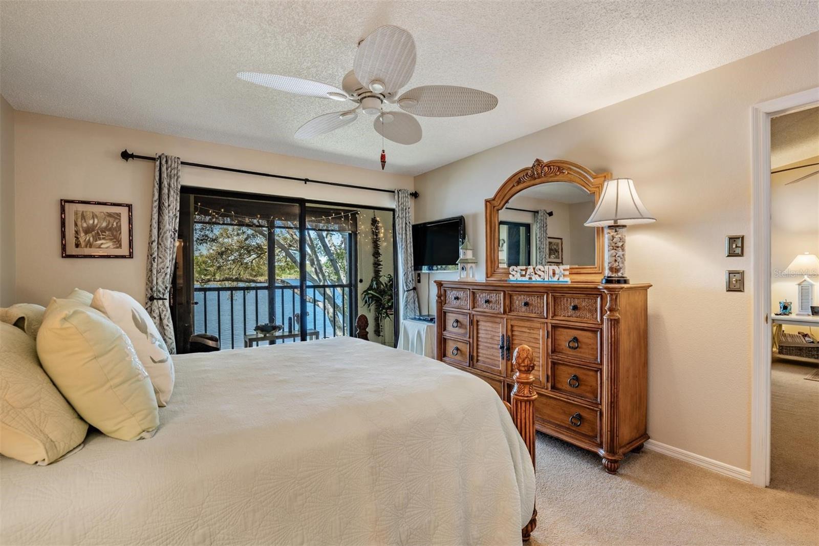 VILLAS OF LAKE ARBOR - Residential